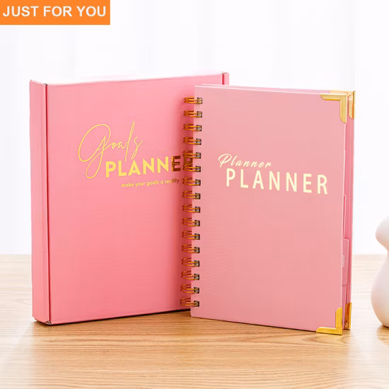 Hardcover-Notizbuch aus PU-Leder mit elastischem Verschluss und gepunktetem, liniertem Raster auf der Innenseite. Notizbuch mit personalisiertem Werbedruck im A5-Format